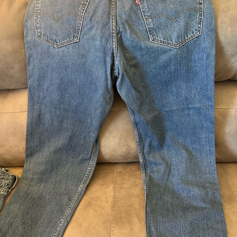 Levi's Relaxed Fit Denim Jeans - Classic Blue - Picture 3 of 3